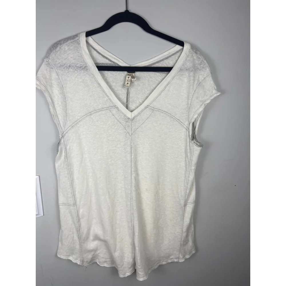 We The Free by Free People Linen Blend Raw Hem V-Neck Tee XS Off White Distresse